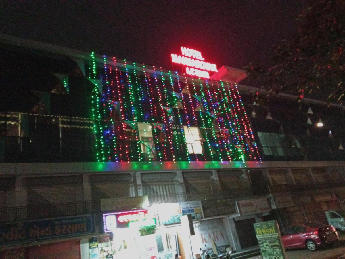 Hotel Mansarovar Vadodara Exteriör bild