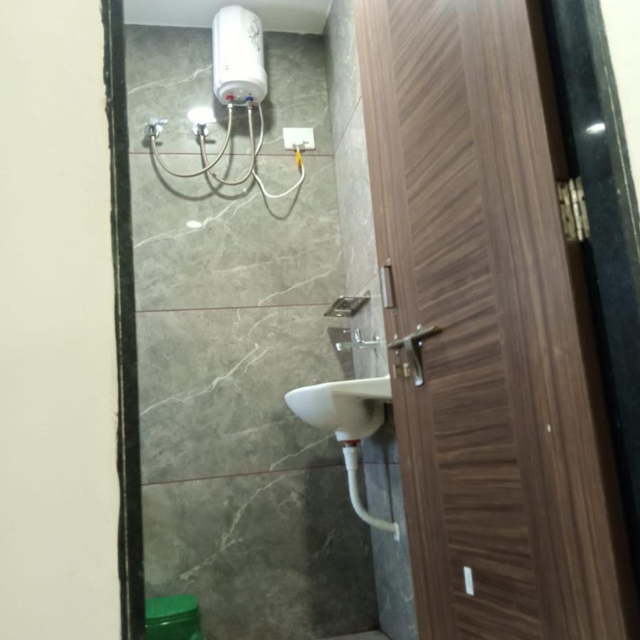 Hotel Mansarovar Vadodara Exteriör bild